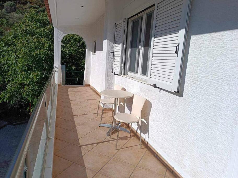 Ολόκληρος Όροφος Αγροτική Οικία Apartment Neos Pirgos Exterior photo